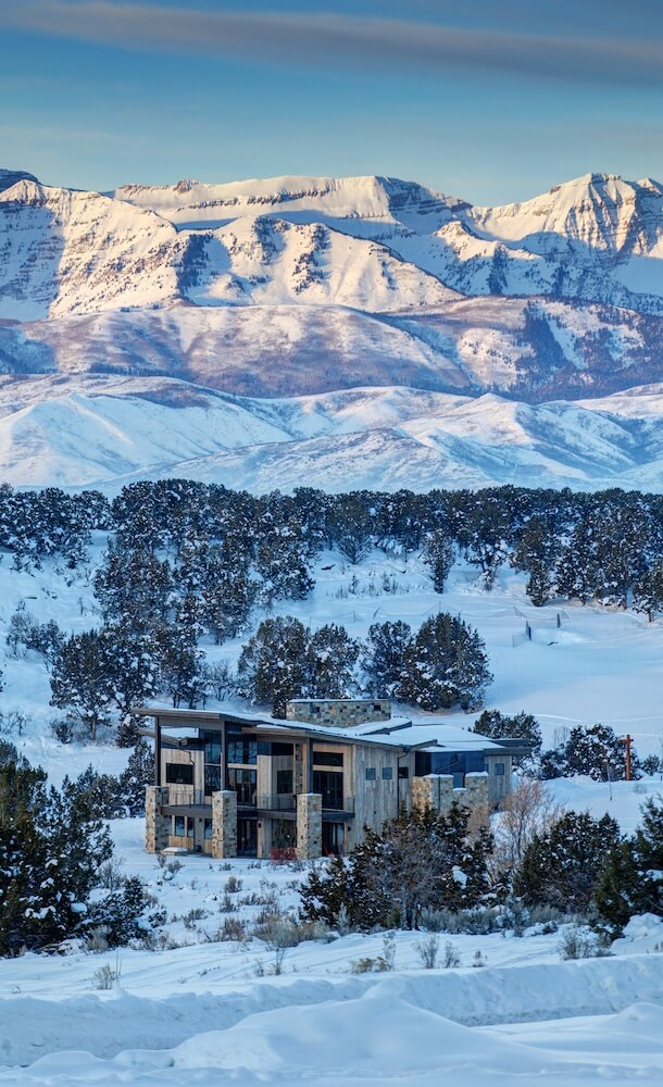 Red Ledges Snow Mountains