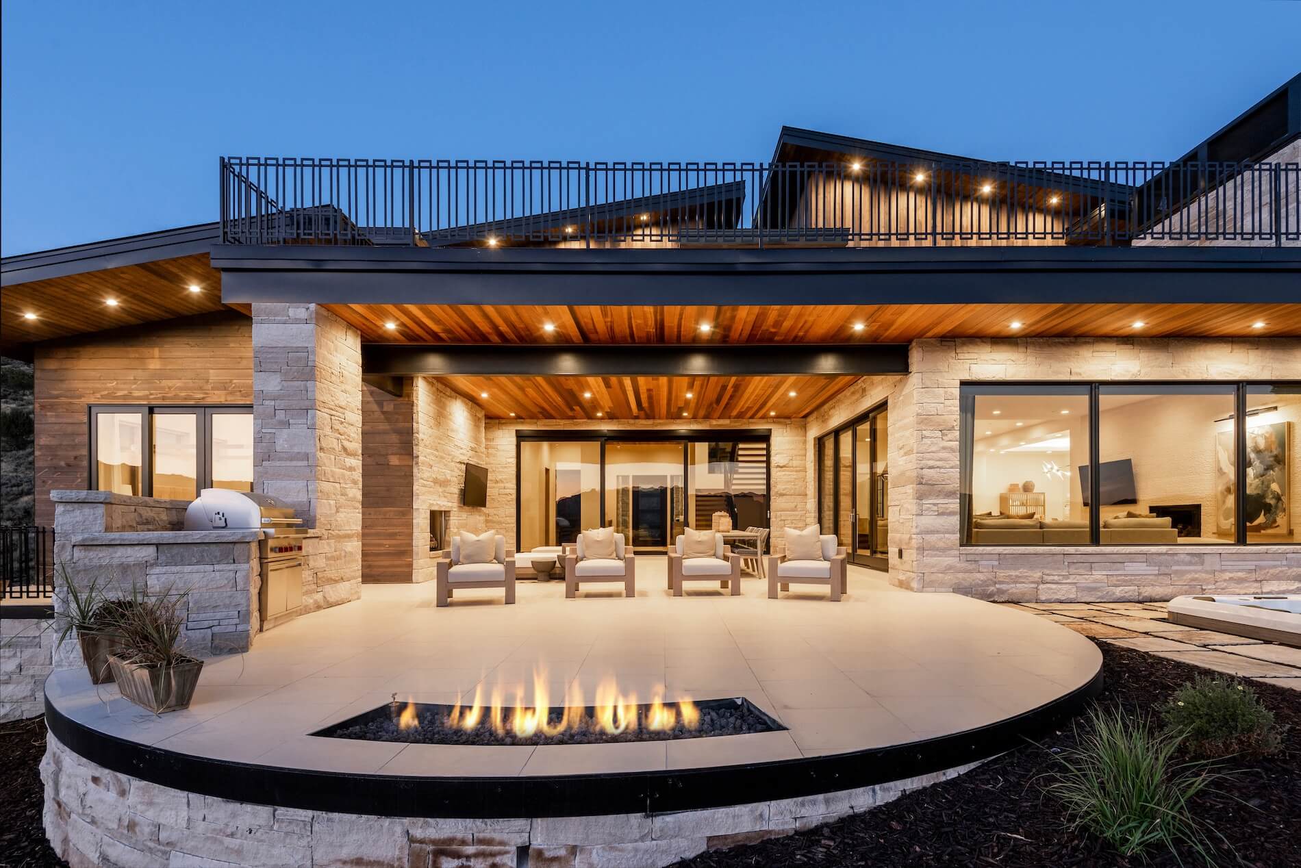 RedLedges-ExplorerPeakDrive-Firepit