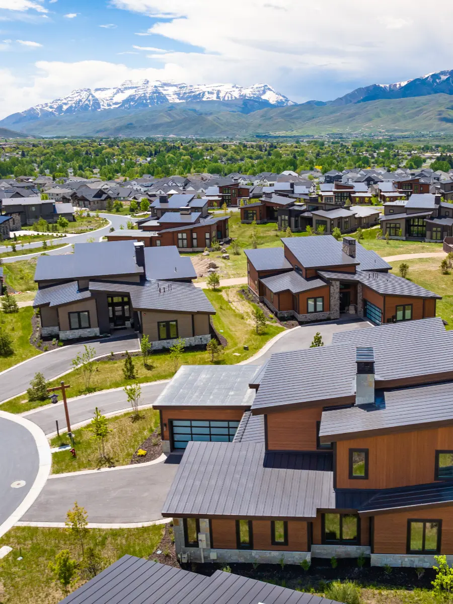Red ledges lock leave homes vetical